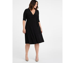Vestido envelope feminino Kiyonna Essential, preto, tamanho 1X