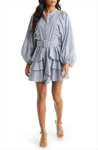 Vestido com babados da coleção Vici - Branco/Azul-marinho, tamanho pequeno