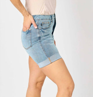 Judy Blue - Shorts jeans descolado com controle de barriga