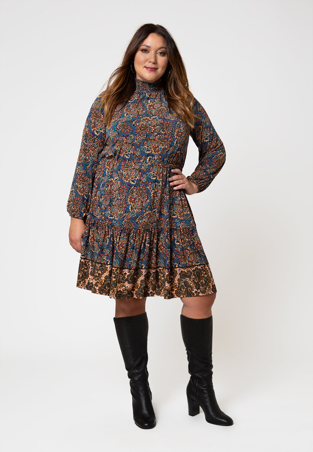 Vestido feminino Leota manga longa verde oliva em Boho Paisley (Curve) Azul