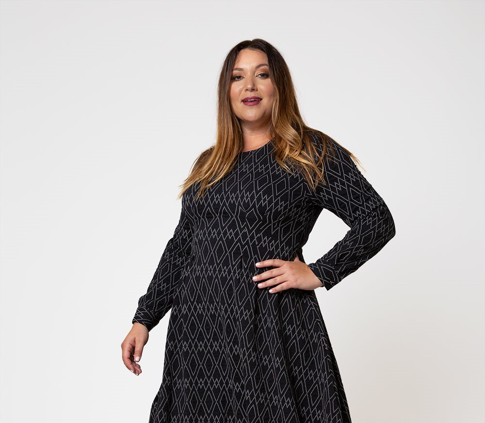 Vestido Lara Feminino Leota em Jacquard Luxe com Linhas Diamante (Curve) Preto