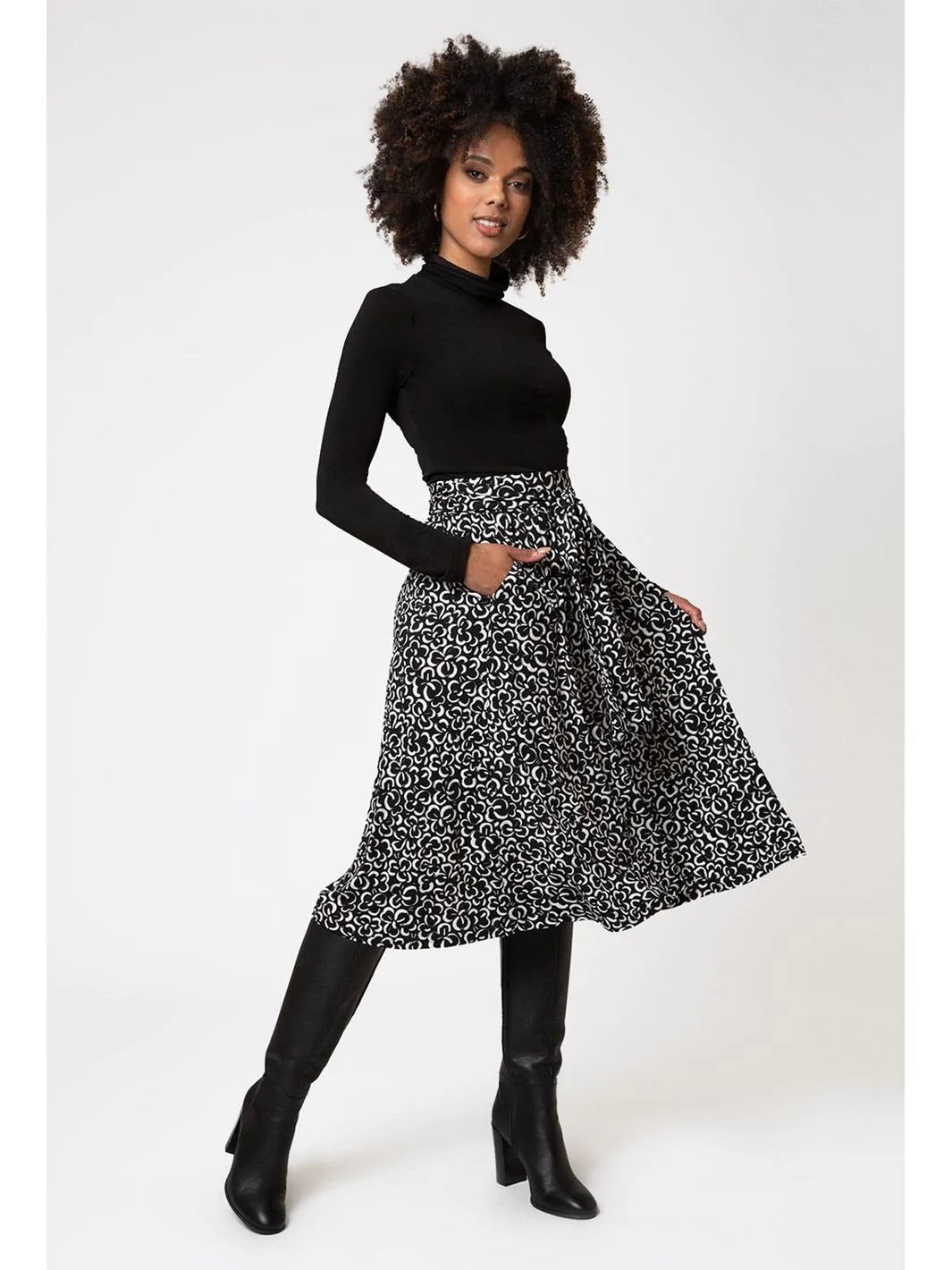 Saia Mindy Feminina Leota em Branco Gráfica Gardenia