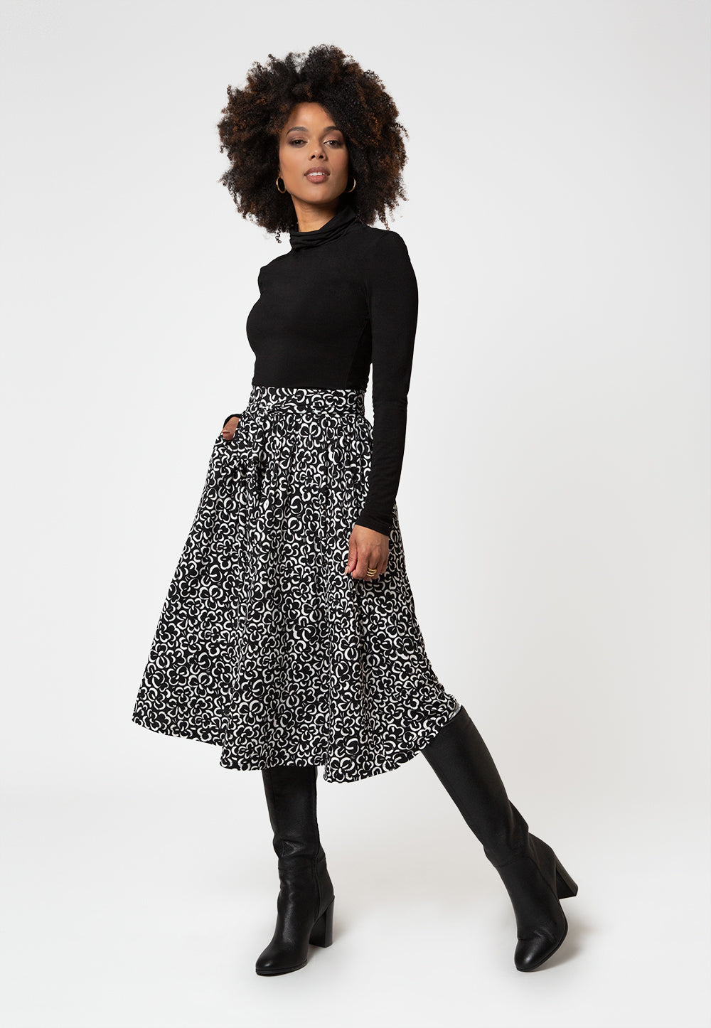 Saia Mindy Feminina Leota em Branco Gráfica Gardenia