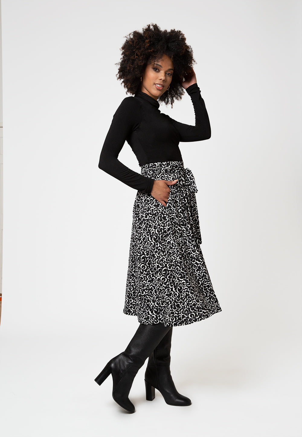 Saia Mindy Feminina Leota em Branco Gráfica Gardenia