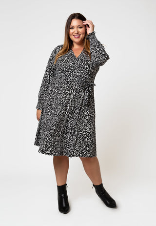 Vestido midi feminino Leota com manga comprida e caimento perfeito em gardênia gráfica (curva) branco