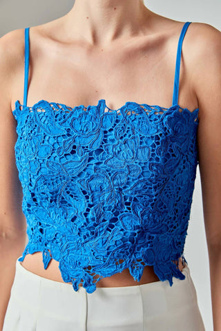 2.7 August Apparel - Top curto de renda ajustado