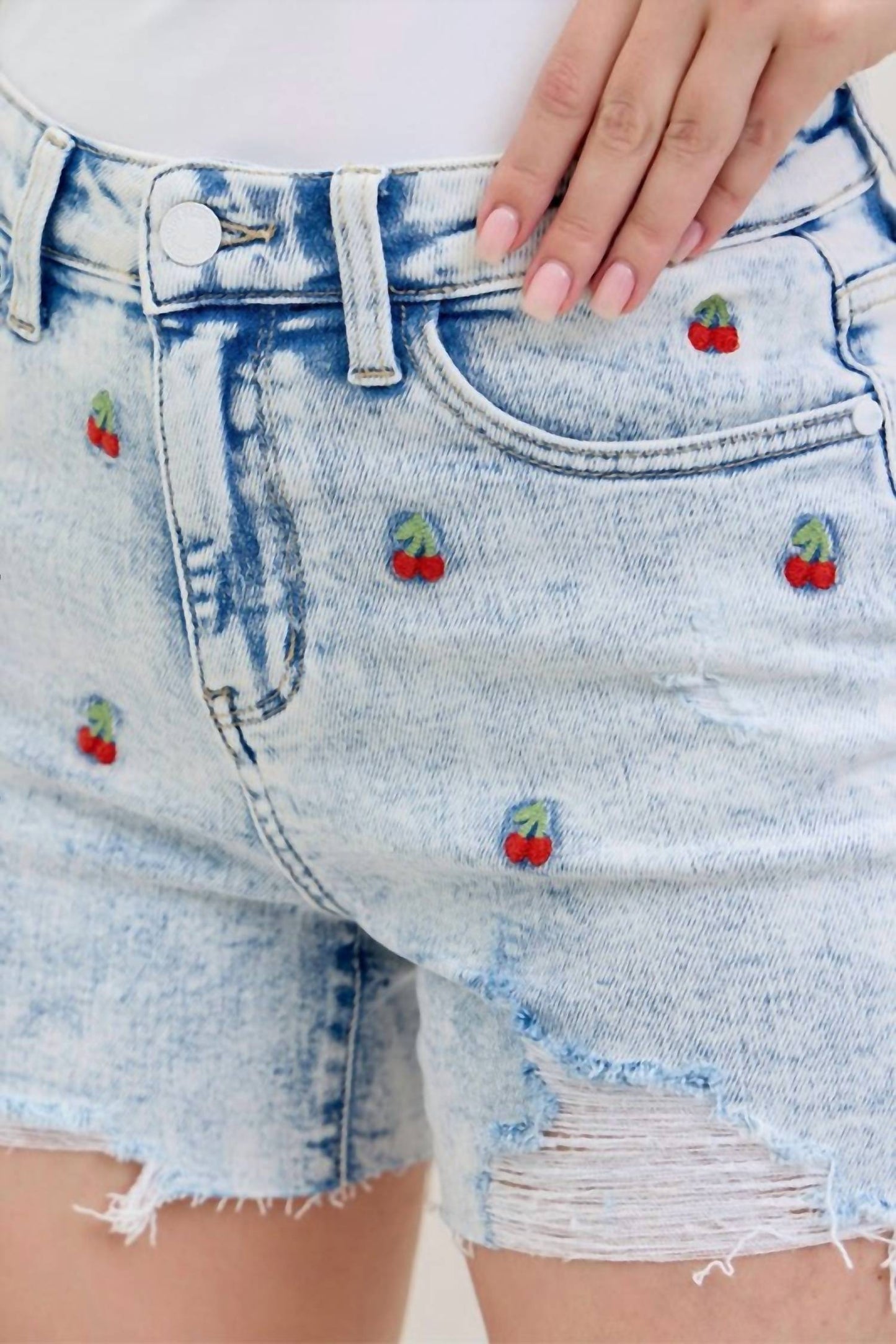 Judy Blue - Cherry Embroidery Short