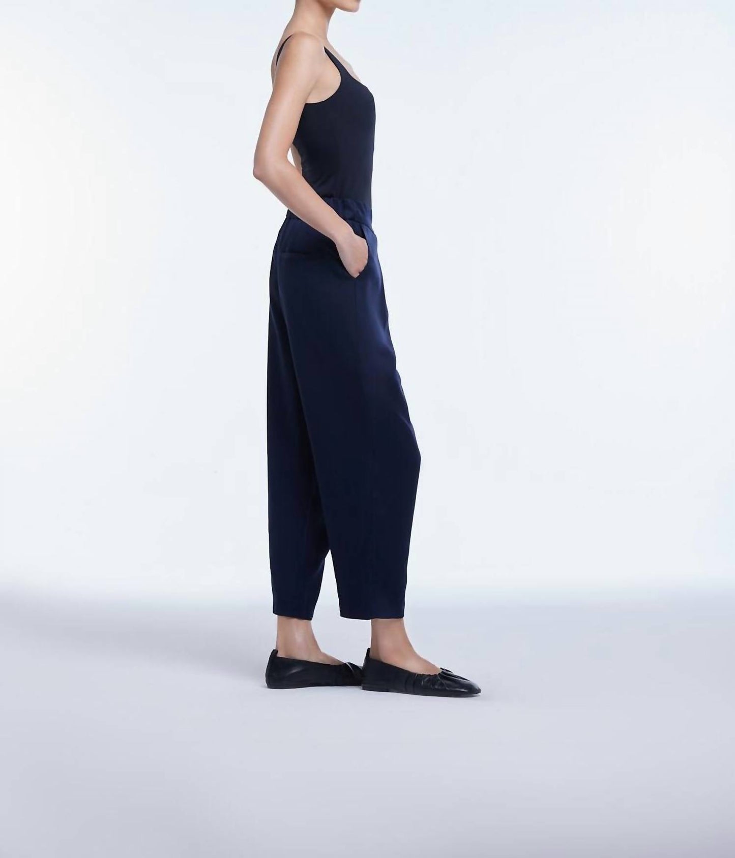 Dāl The Label - Mid-rise Tapered Pants