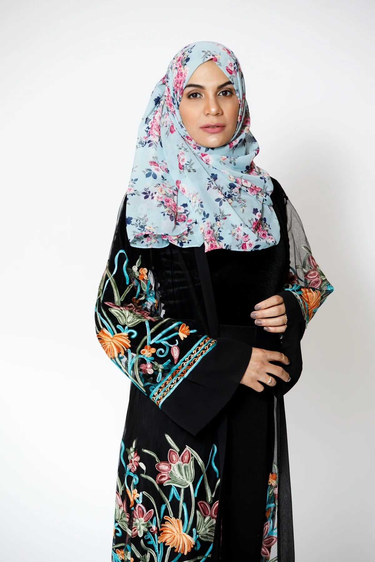 Cardigan feminino bordado MIDI de malha Urban Modesty, preto, tamanho X-G