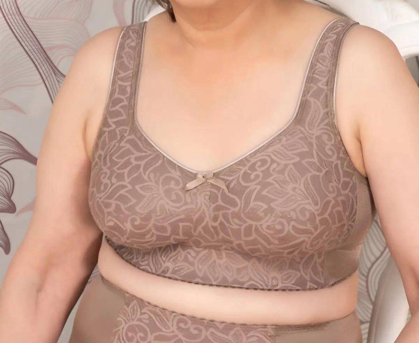 Siluets - No Hoop Bra With Wide Padded Straps And Deep Cups | Inner Elastic Band For Extra Support