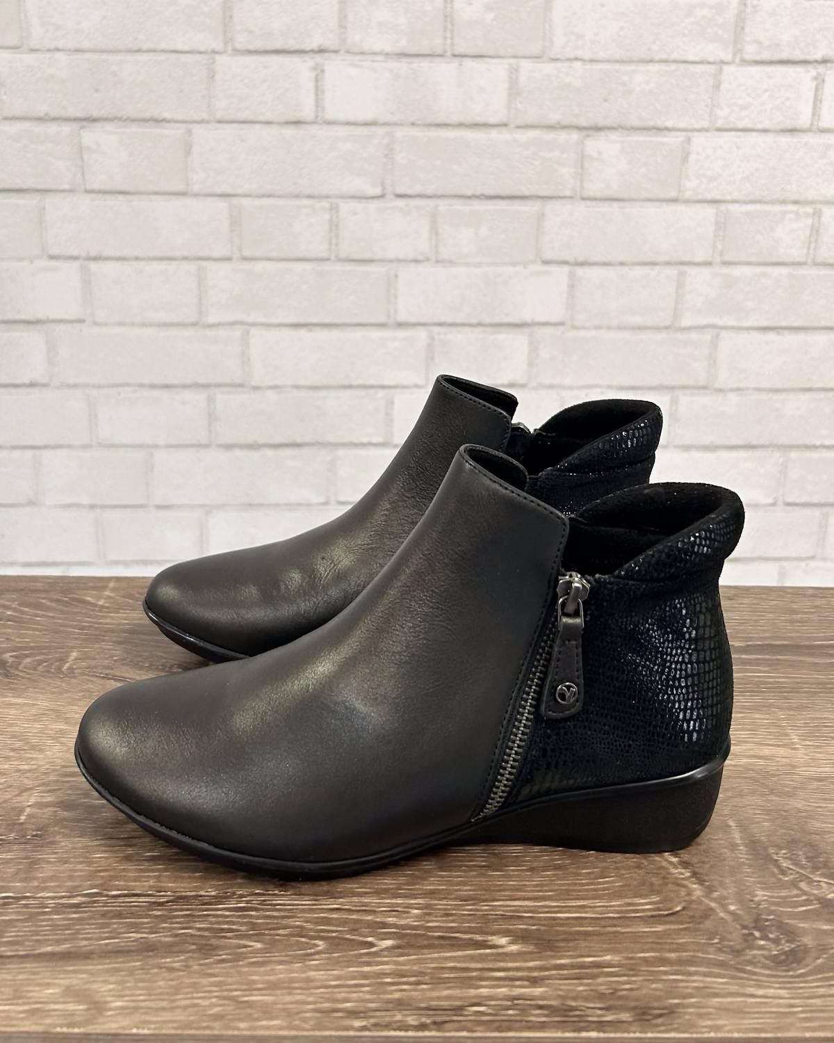 Revere - Women's Damascus Bootie