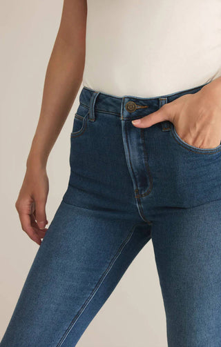 Z Supply - Calça jeans flare Lia Denim com cadarço e barra dobrada