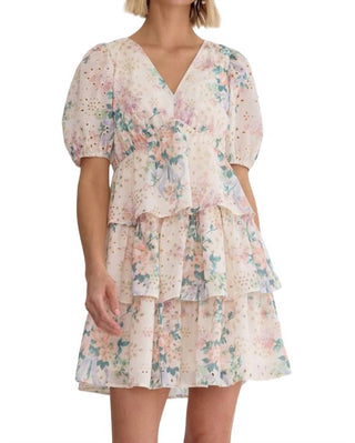 Entro - Vestido em camadas com flores da primavera
