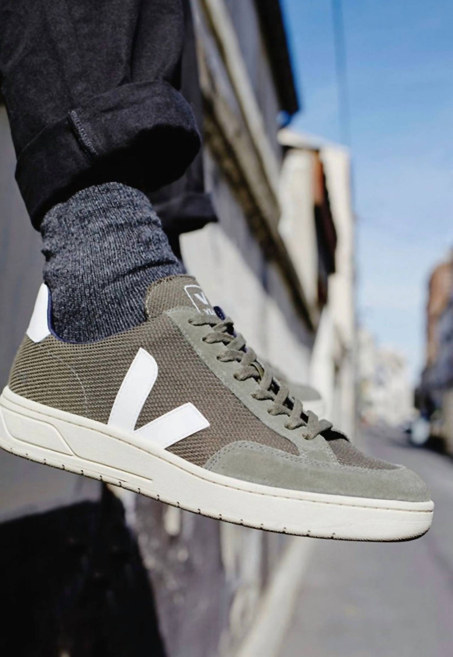 Veja - Men V-12 B-mesh Sneaker