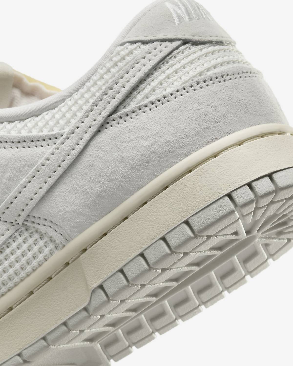 Nike - Men's Dunk Low Waffle Sneaker