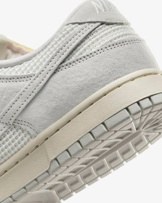 Nike - Men's Dunk Low Waffle Sneaker