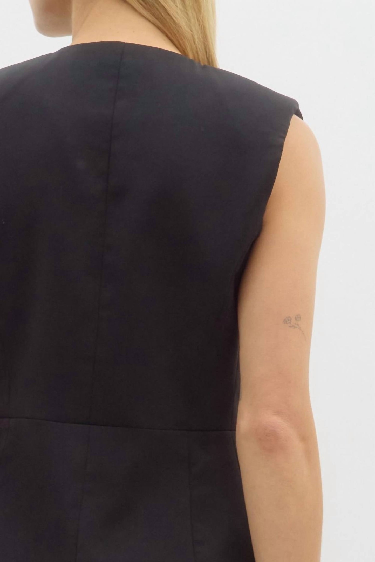 Entro - Sleeveless Button-front Peplum Suit