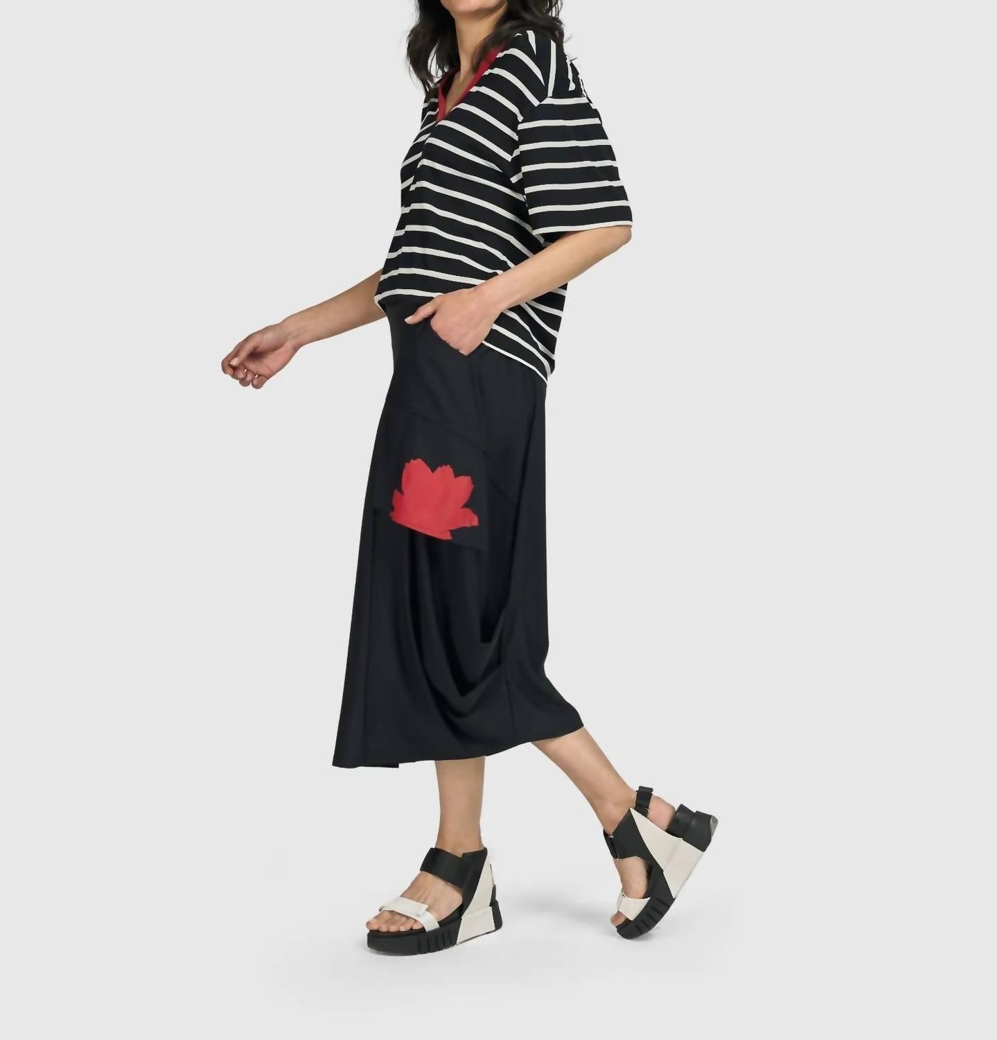 Alembika - Tekbika Gotta Have Art Skirt