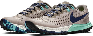 Tênis de corrida Nike Air Zoom Terra Kiger 4 feminino, cinza-claro/azul/marrom