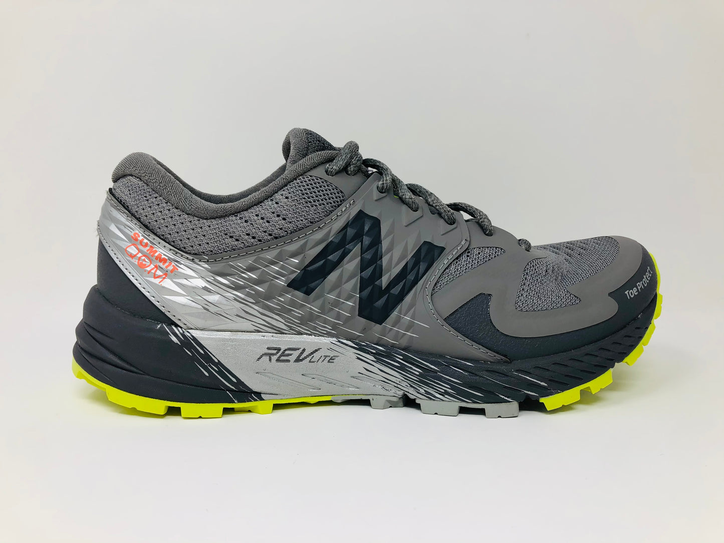 Tênis de corrida New Balance Summit KOM V1 feminino cinza