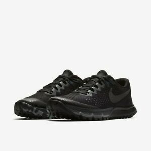 Tênis de corrida Nike Air Zoom Terra Kiger 4 feminino, preto/cinza, tamanho 5 B(M) EUA
