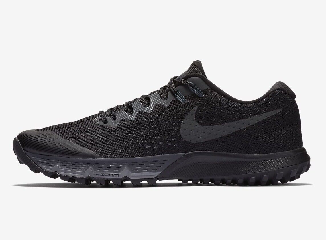 Tênis de corrida Nike Air Zoom Terra Kiger 4 feminino, preto/cinza, tamanho 5 B(M) EUA