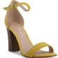 Sandálias femininas Madden Girl Beella Fabric com tira no tornozelo, bico aberto, tamanho 10, amarelas