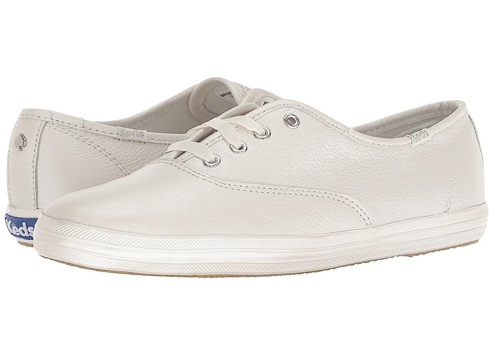 Kate Spade New York Sapatos de couro perolado Champion para noivas femininos, bege, tamanho 9 M