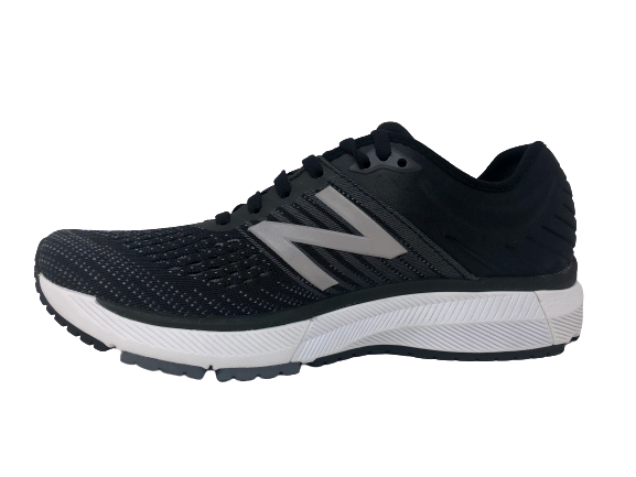 Tênis de corrida New Balance 860 v10 feminino, preto/bronze/chumbo, tamanho 5, 2E (XW), EUA