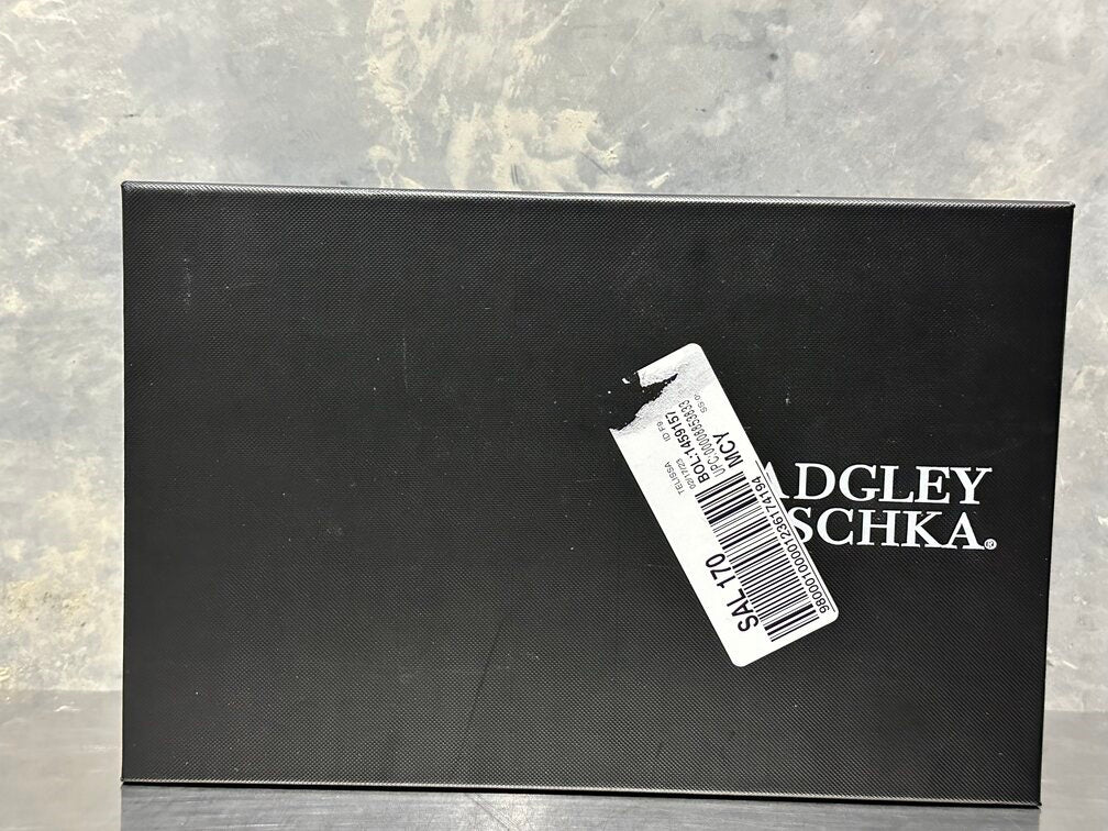 Sandálias femininas Badgley Mischka Telissa com detalhes em duas peças - Tecido metálico prateado, tamanho 7