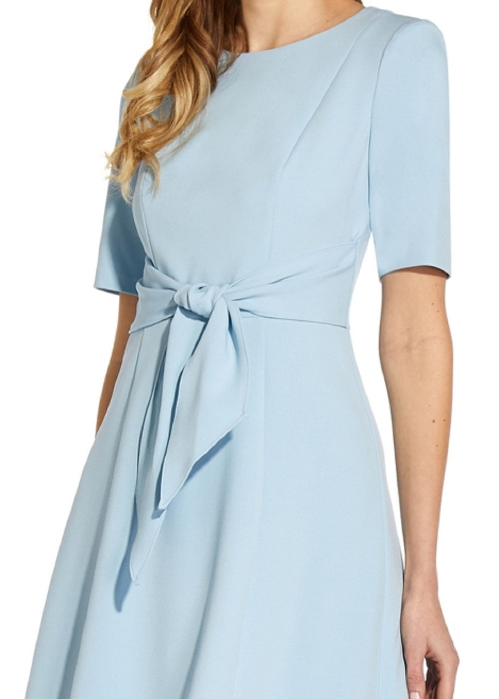 Vestido feminino Adrianna Papell com manga curta e amarração frontal, azul, tamanho 6