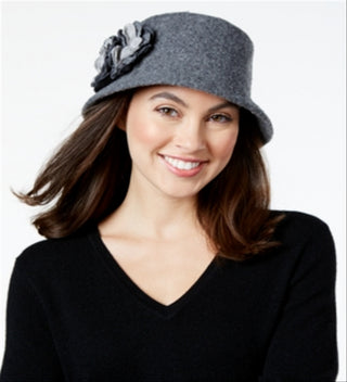 Boné feminino Nine West de malha com aba curta, cinza, tamanho regular