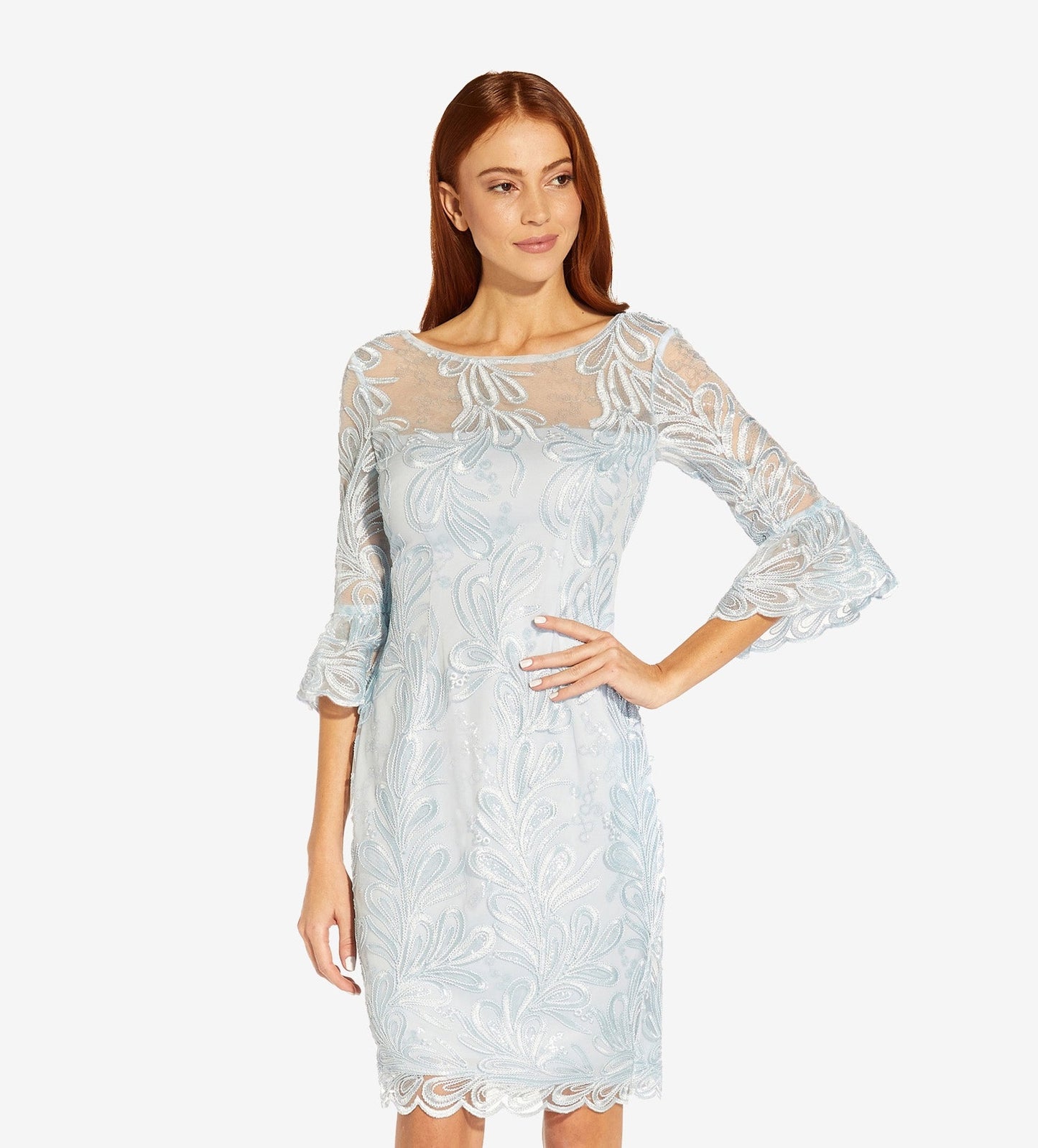 Vestido feminino Adrianna Papell com manga sino e detalhes em azul, tamanho 14