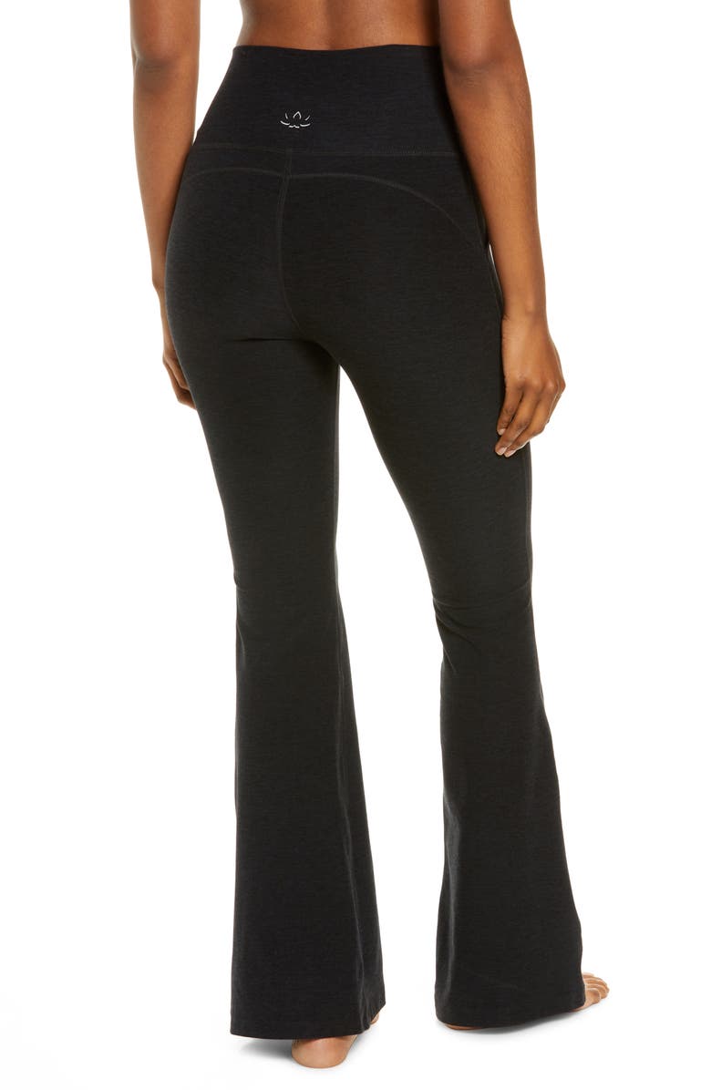 Calça Legging Flare de Cintura Alta Beyond Yoga, Darkest Night, Tamanho Médio