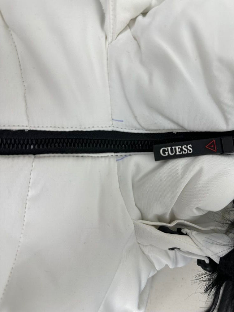 Casaco feminino Guess com capuz e acabamento em pele sintética, branco, tamanho pequeno