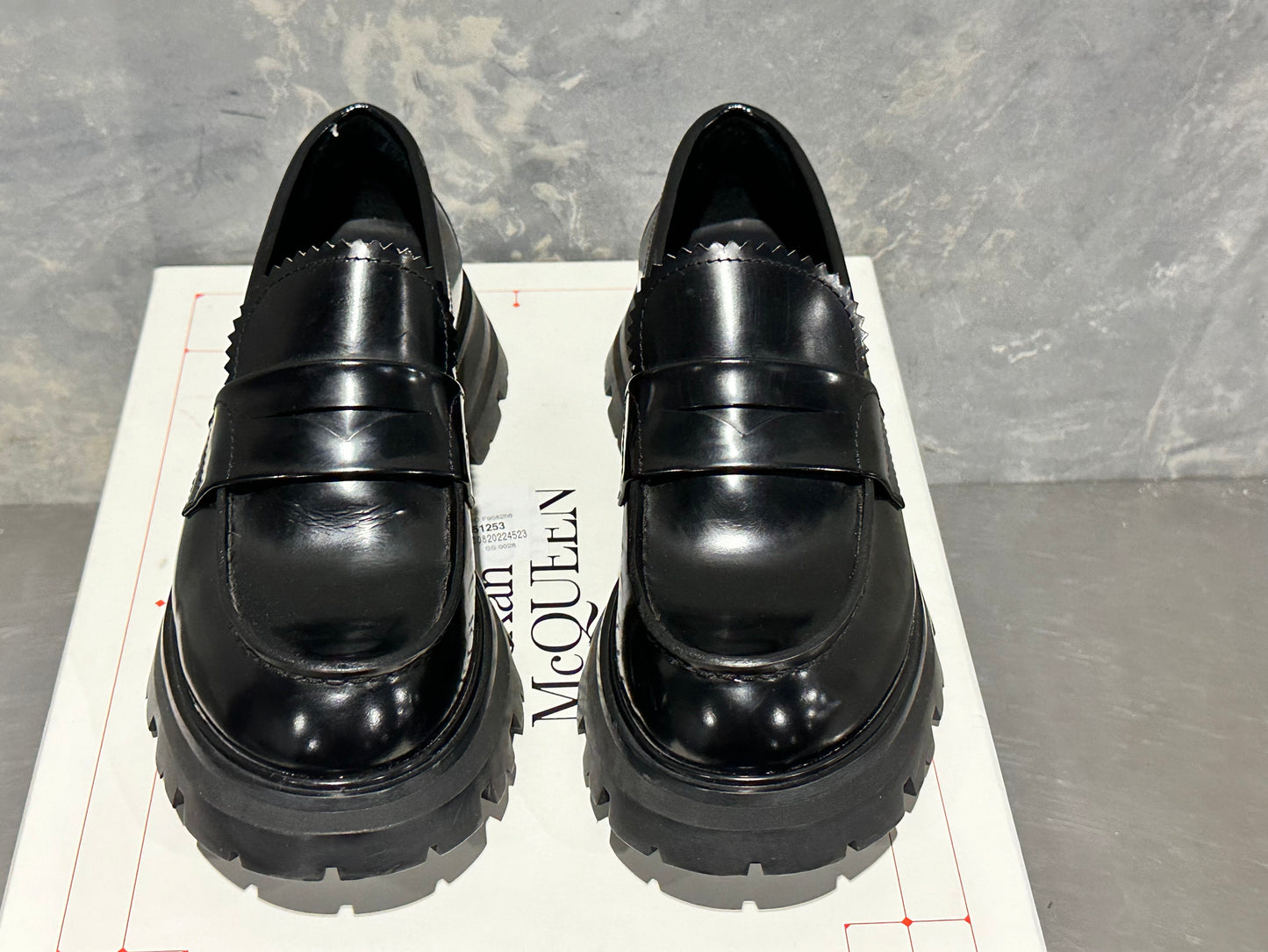Mocassim Wander Feminino Alexander McQueen Preto Tamanho 8