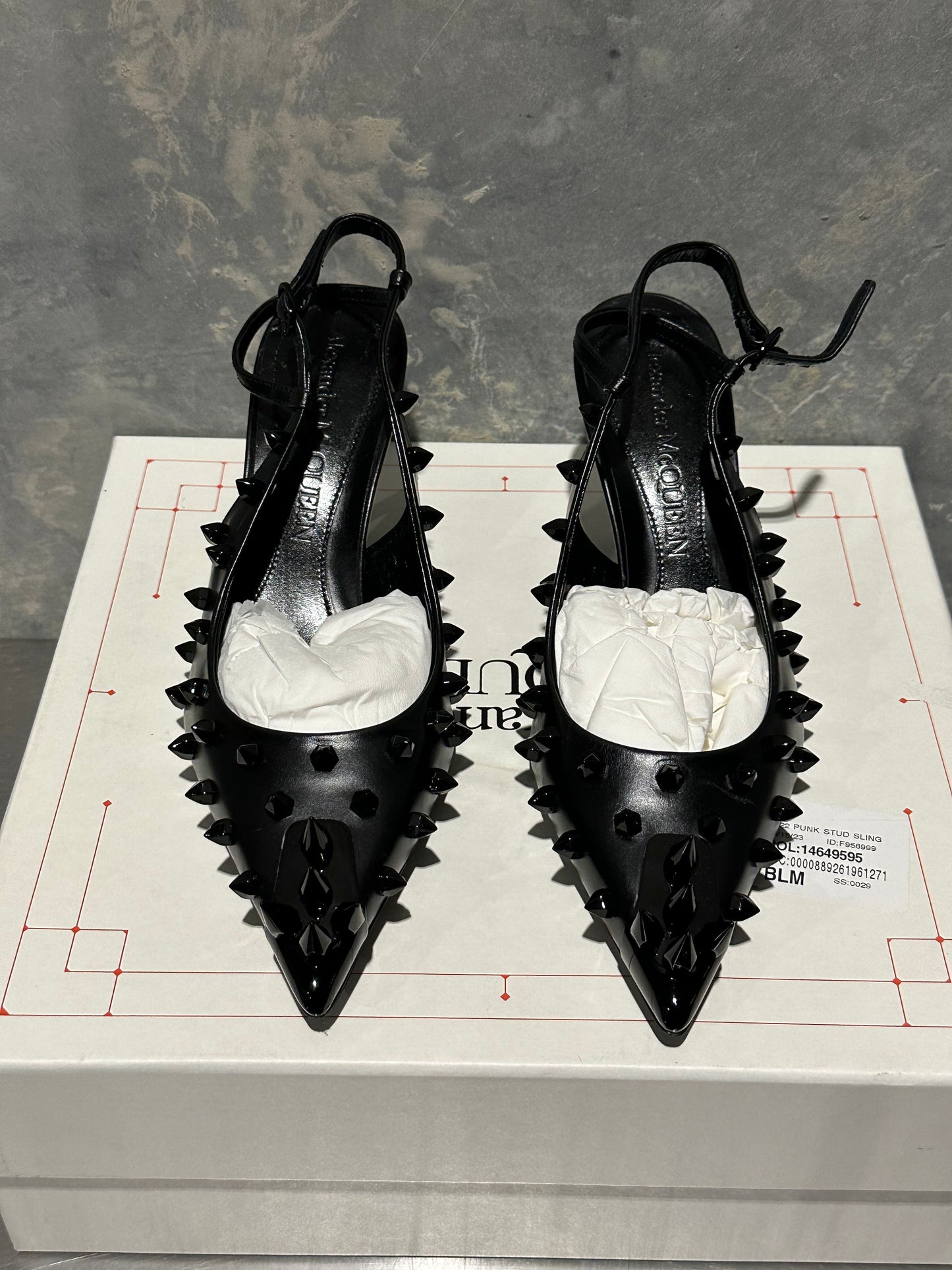 Alexander Mcqueen Sapatos de salto alto gatinho com pontas pretas tamanho 4 para mulheres