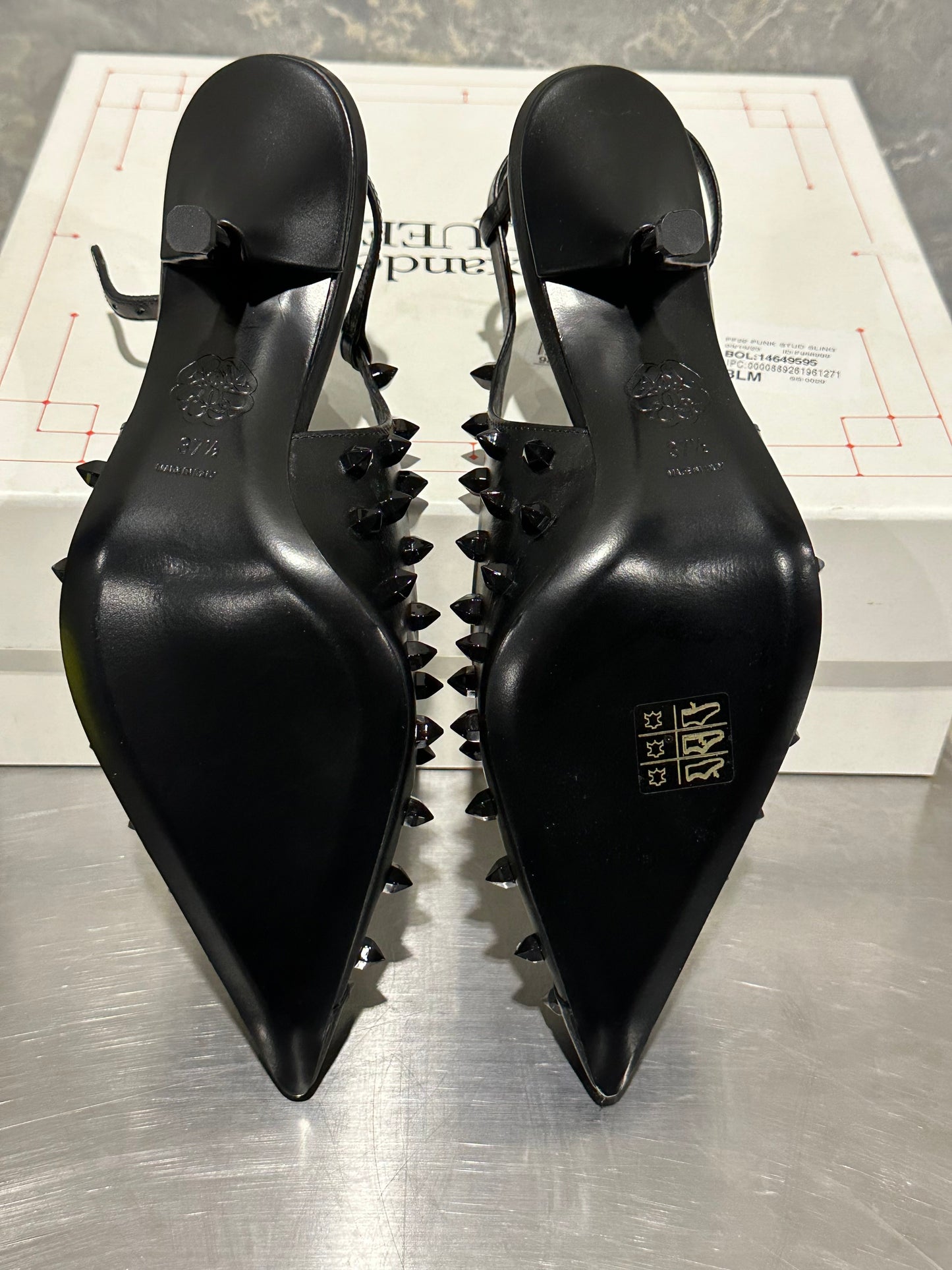 Alexander Mcqueen Sapatos de salto alto gatinho com pontas pretas tamanho 4 para mulheres