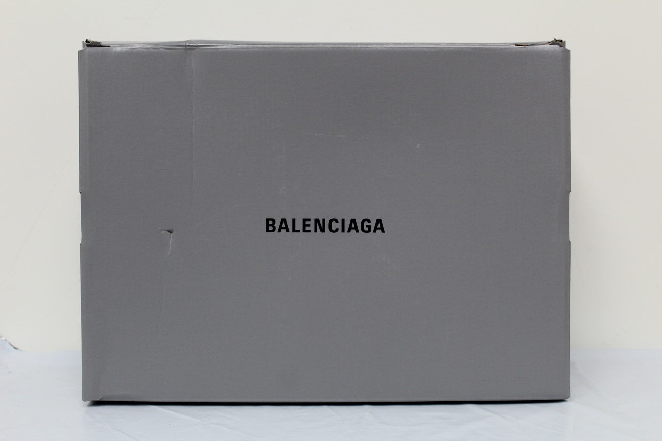 Tênis Balenciaga Triple S com recorte de logotipo feminino, branco, tamanho 7