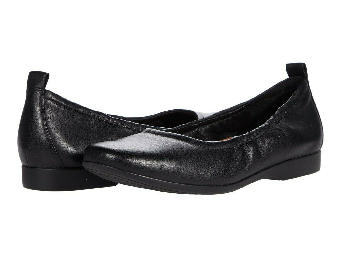 Clarks(r) Un Darcey Vibe Flat em couro preto, tamanho 8,5 Preto Tamanho 8,5 B - Médio ---