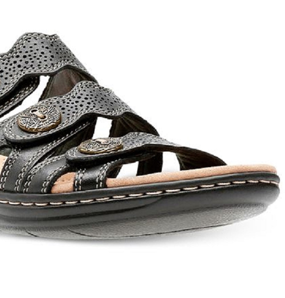 Sandália feminina Clarks Leisa Grace com tira tripla e detalhes em couro, preta, tamanho 9 M