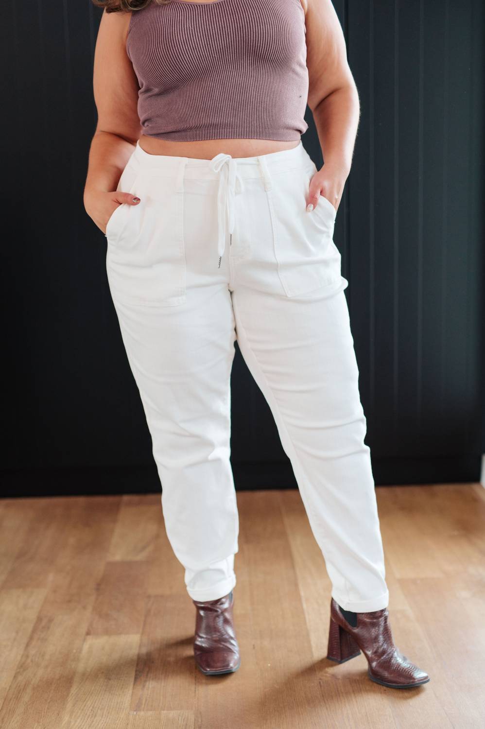 Judy Blue - High Rise Contrast Thread Jogger