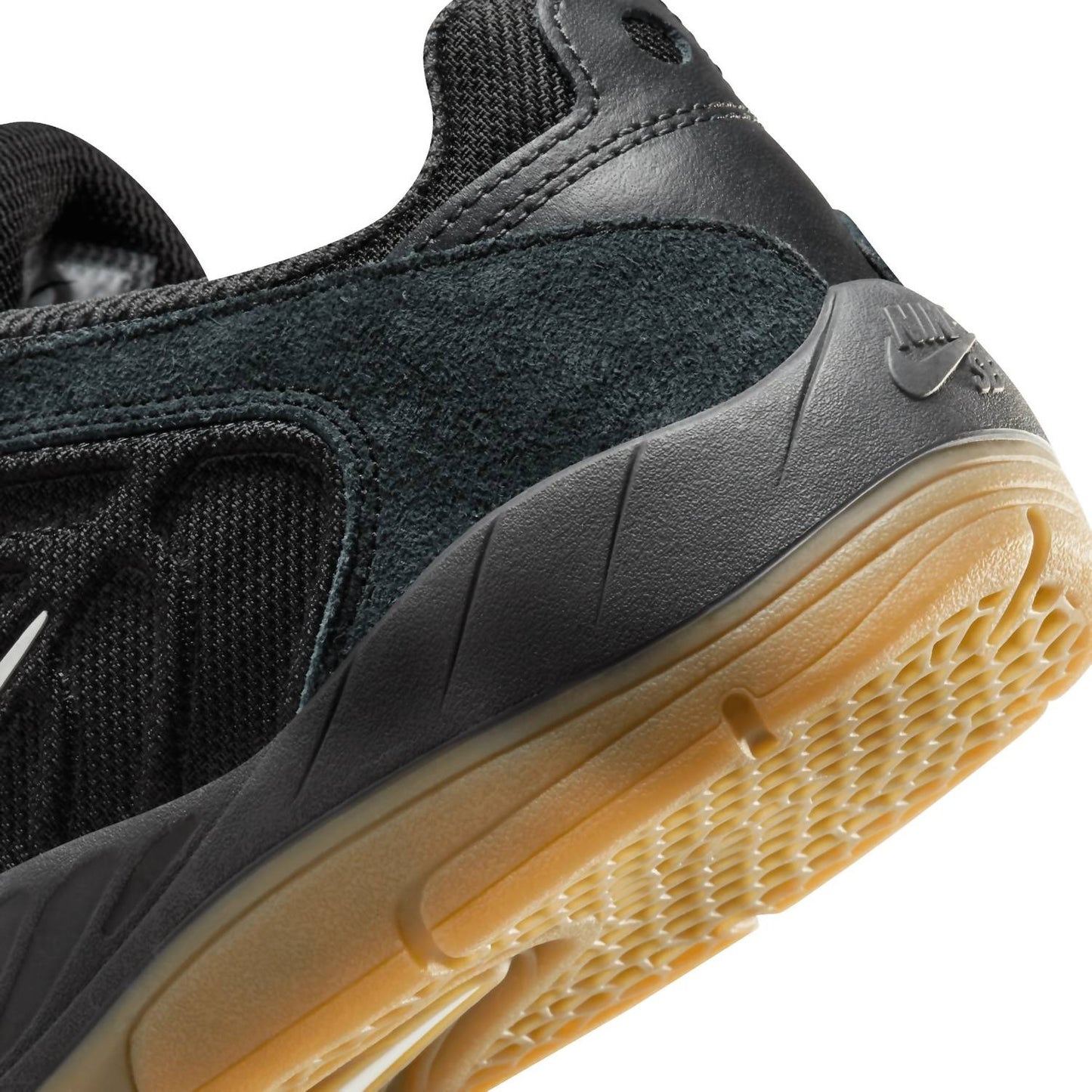 Nike - Men's SB Vertebrae Sneakers