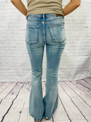 Judy Blue - Calça jeans flare leve e desgastada