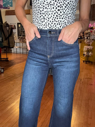 Risen - Calça Jeans com Detalhe em Corte a Laser