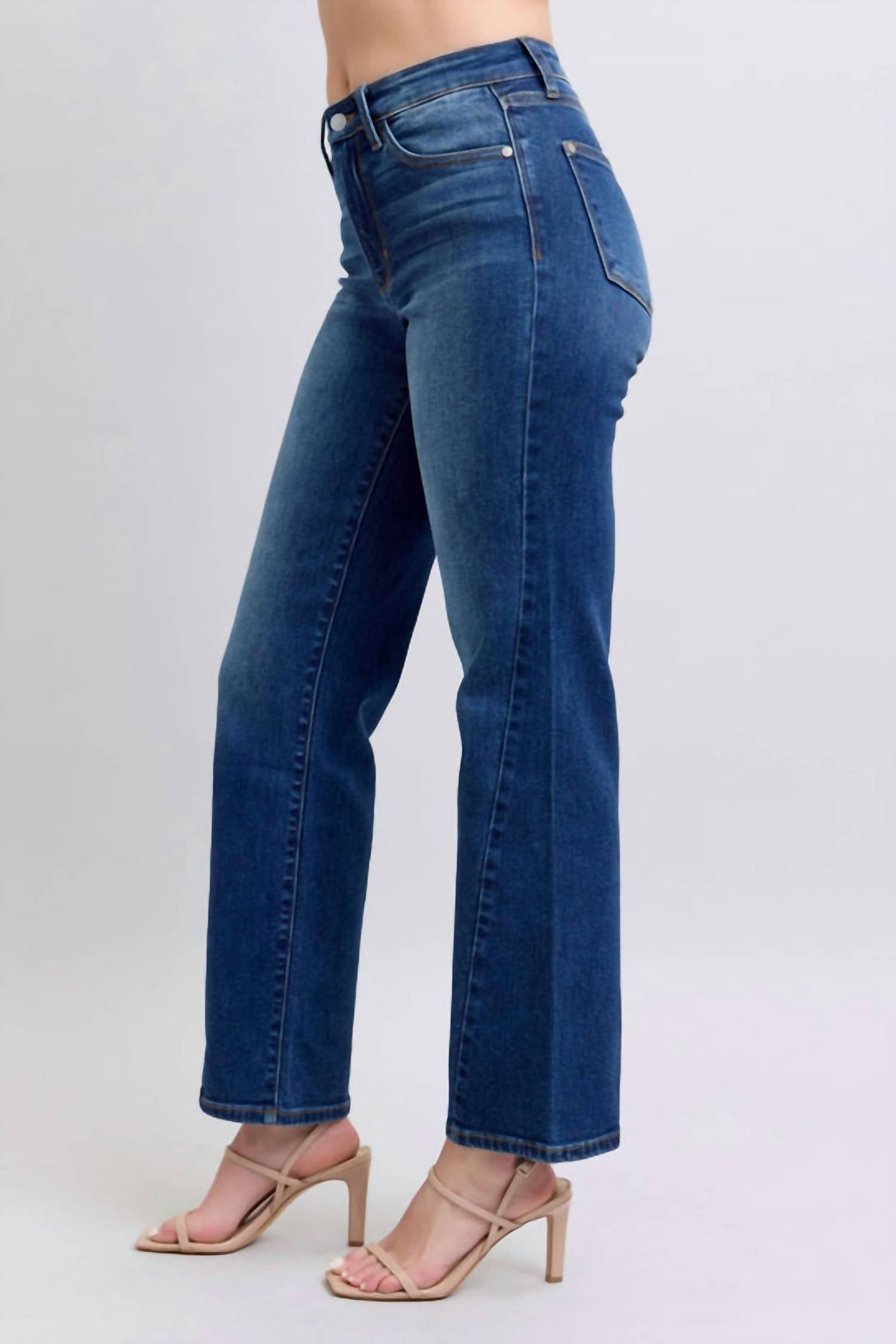 Judy Blue - Straight Fit Mid Rise Jeans