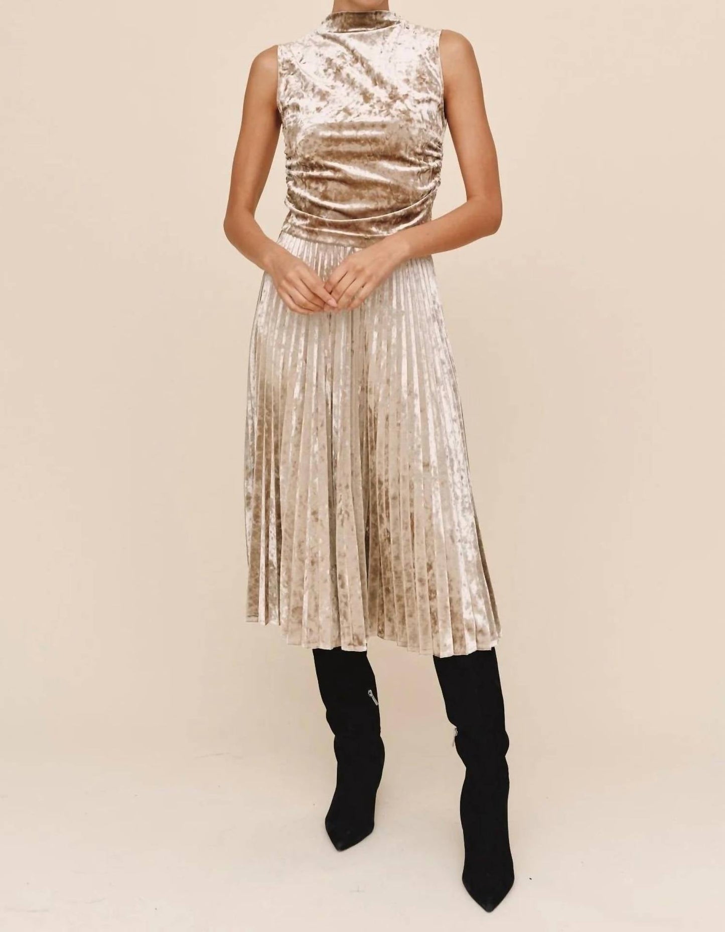 Bella Dahl - Clean Waist Pleated Skirt