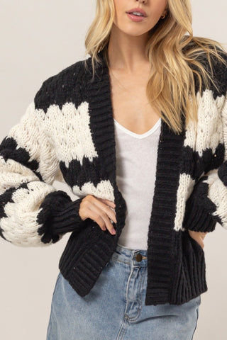 HYFVE Cardigan de manga comprida com listras e abertura frontal