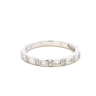 Aamiaa - Diamante natural de 0,17 quilates com faixa em formato de baguete e canal redondo - Tamanho 6,5