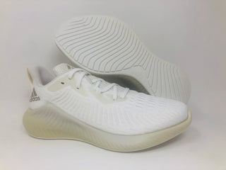 Tênis de corrida masculino Adidas Alphabounce, branco/metálico/cru, tamanho 8 D(M) EUA